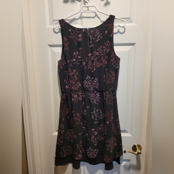 Reitmans black and burgundy summer dress, size Medium - Picture 4 of 7